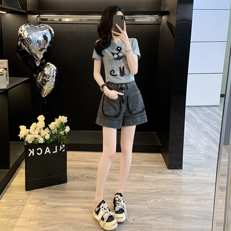 洋气百搭休闲2024年夏季新款短袖上衣女修身显瘦减龄牛仔短裤薄款