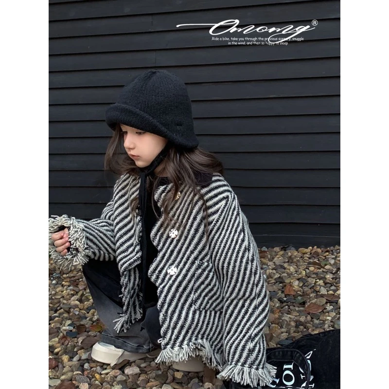 OMOMG女童秋冬小香风小众设计条纹黑白大衣外套毛呢MGW5004
