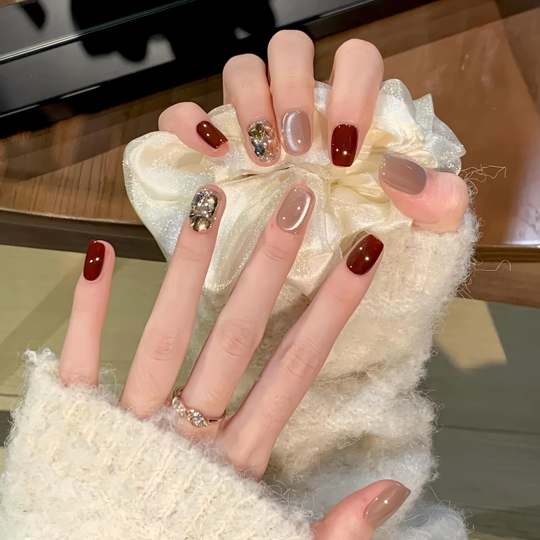 新款红色指甲贴片手工穿戴甲高级感甲片秋冬短款显白美甲贴片成品