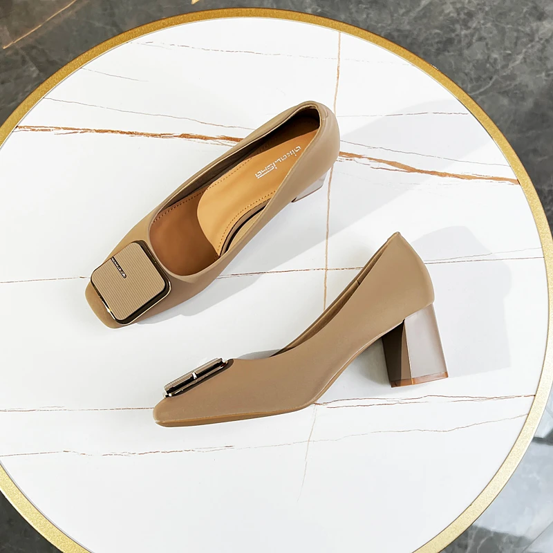 百搭中跟复古方头职业高跟鞋女粗跟春秋季方扣气质单鞋2023年新款