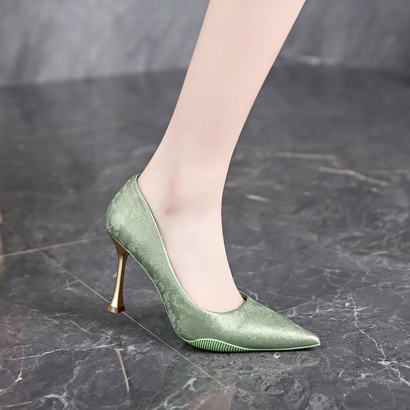 新国风中式刺绣浅口细跟高跟鞋女春秋2024新款气质尖头绝美单鞋