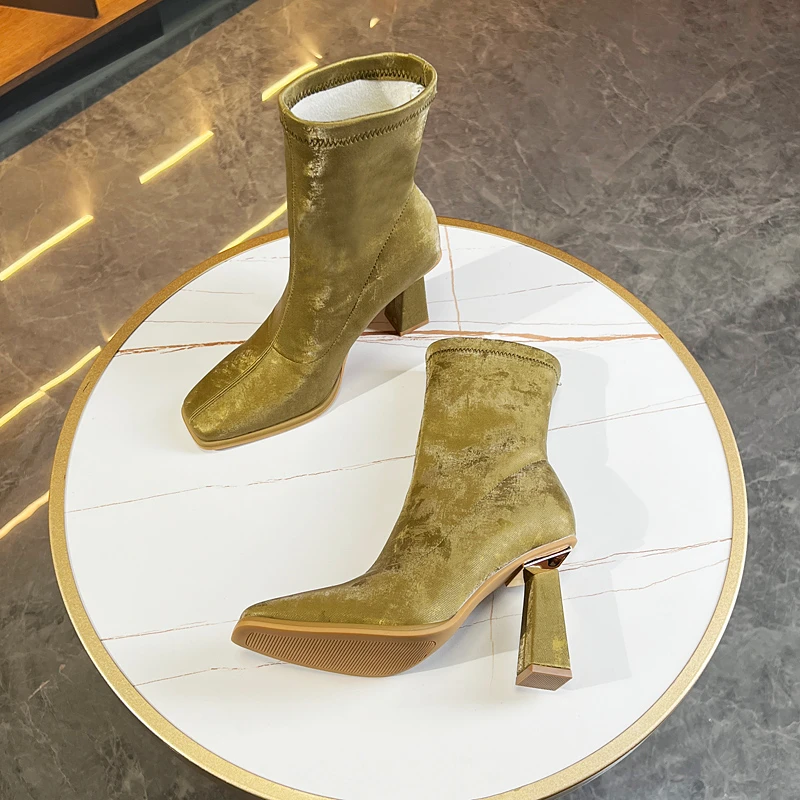 洋气小短靴女粗跟2023年秋冬新款加绒复古方头弹力套筒高跟瘦瘦靴