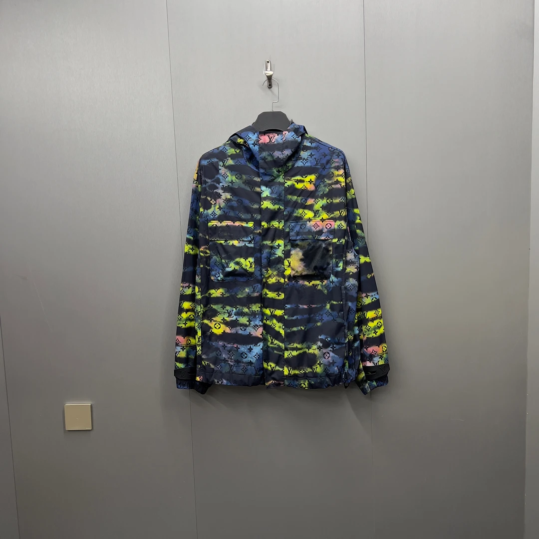 99新/Lv Louis Vuitton满Logo扎染冲锋衣夹克外套/10315/50码
