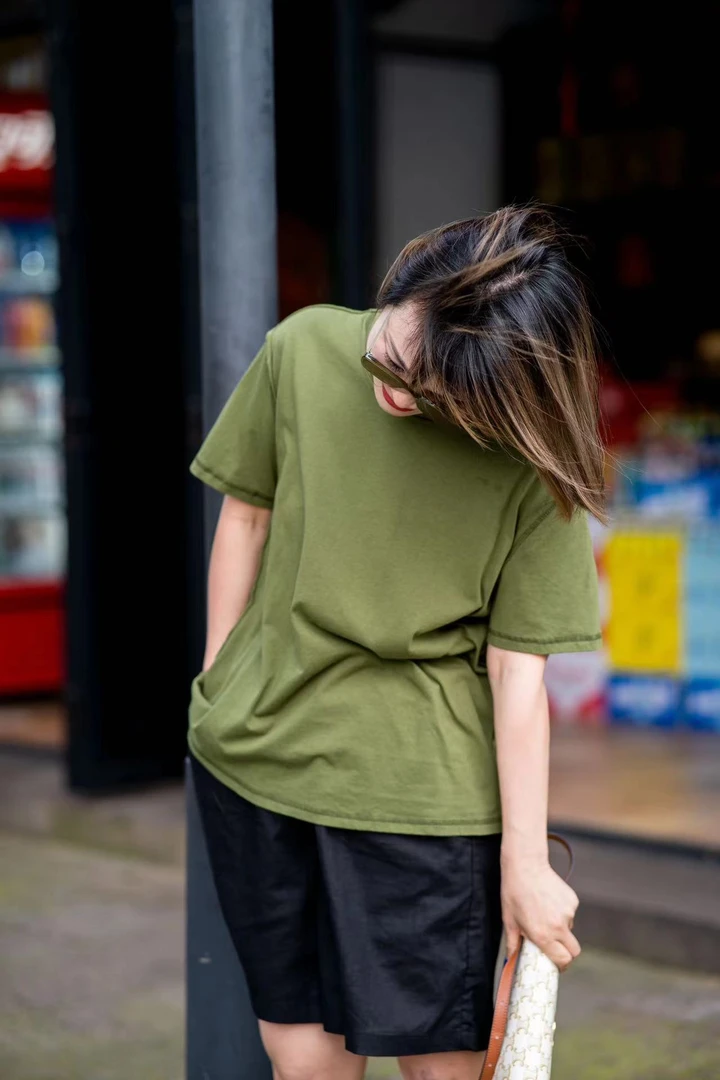 夏季休闲百搭复古圆领时尚宽松简约女T恤