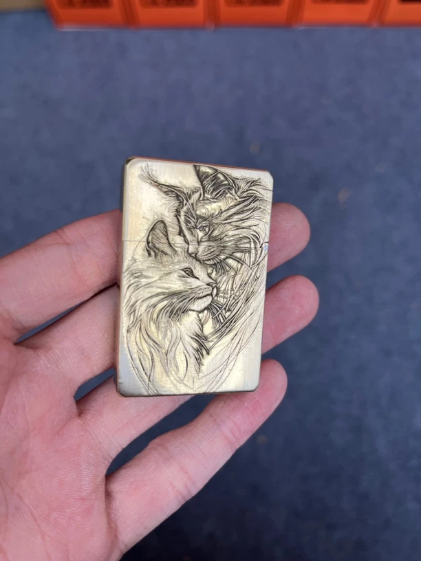 A 经典浮雕猫盔甲机手工铜立体煤油打火机