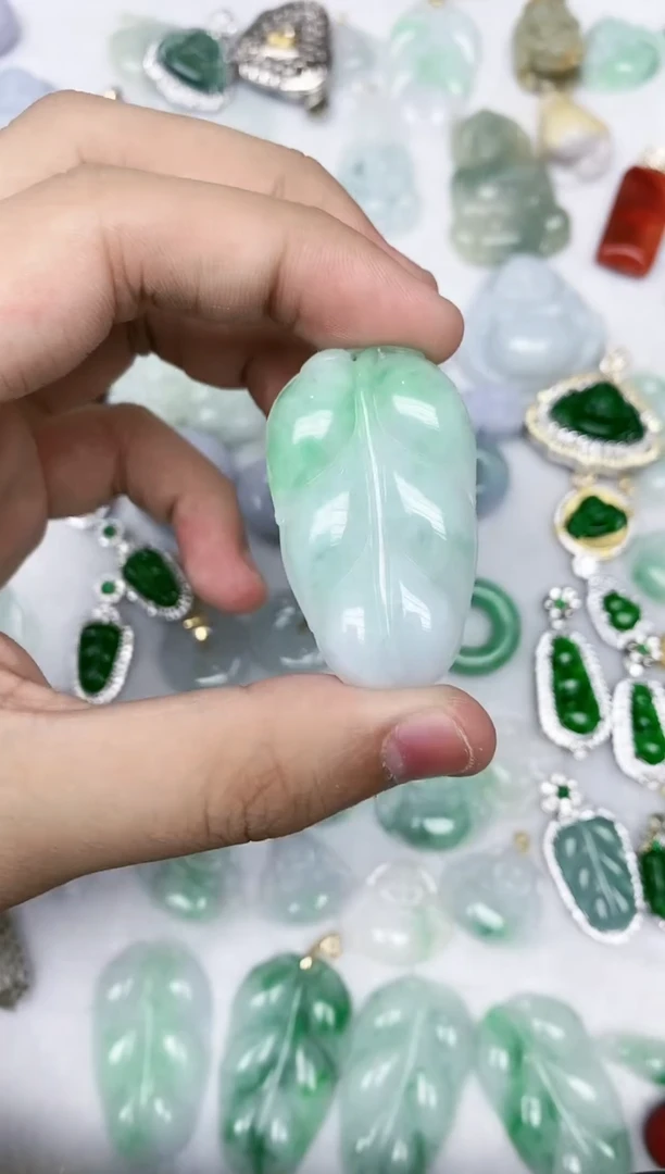 【闪购商品】翡翠颈饰未镶嵌天然缅甸A货翡翠吊坠