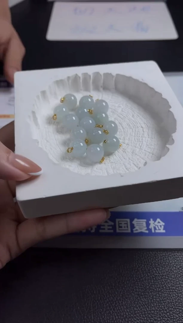 【闪购商品】翡翠颈饰18K金镶嵌Q41多样性发一件/配绳子