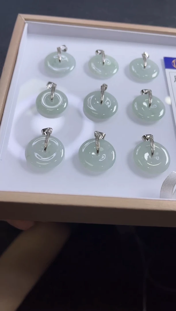 【闪购商品】翡翠颈饰银S925镶嵌L115多样性发一件/配绳子