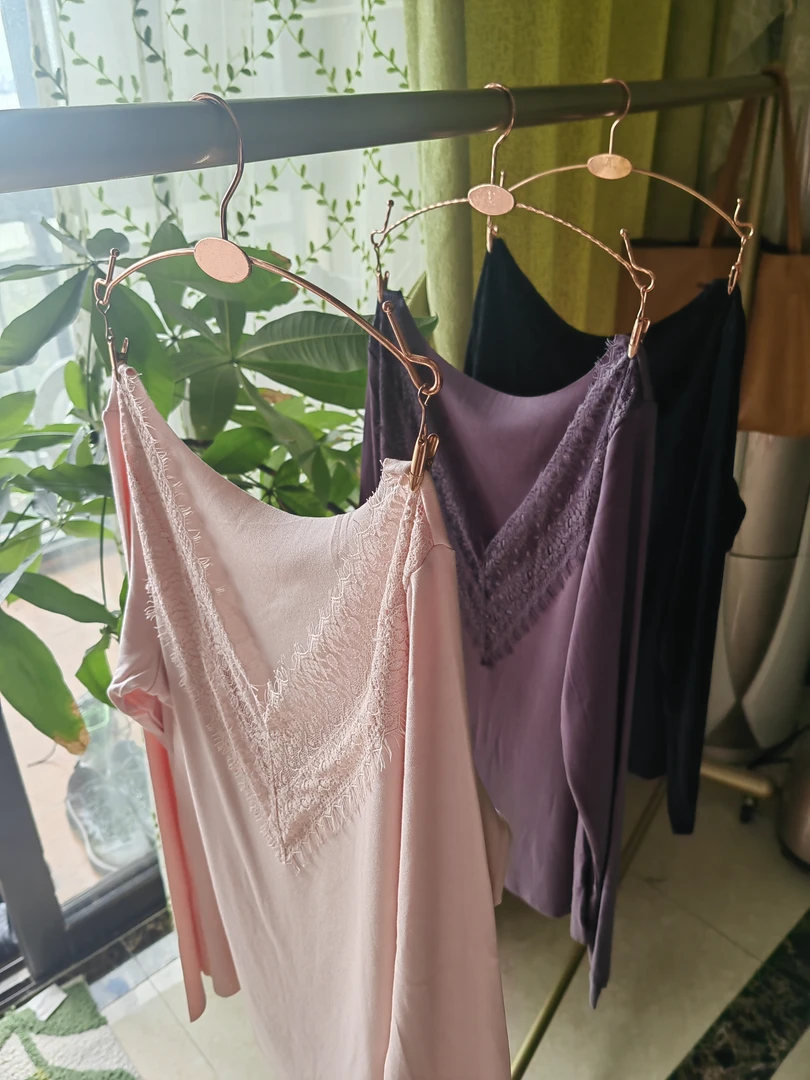 女士气质百搭网红性感纯色休闲舒适重工莫代轻奢时尚秋冬打底衫