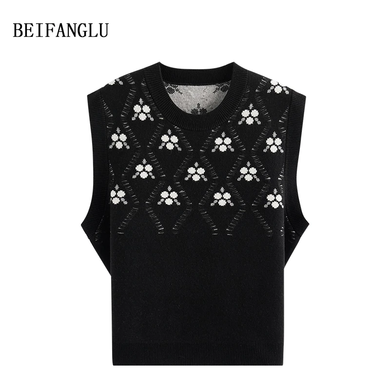 北方鹿艺术感菱格小花绵羊毛2024秋冬气质圆领叠穿针织马甲2348