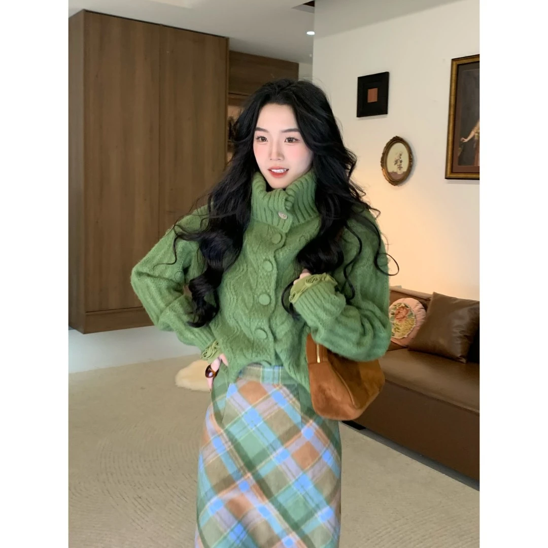 欣子野【花园】秋冬显瘦百搭净版女小众半高领设计毛衣外套 xz8963W