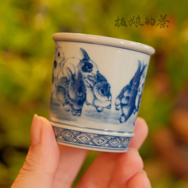 板娘的茶 焱谷青花纯手绘兔子闻香杯50ml yg020