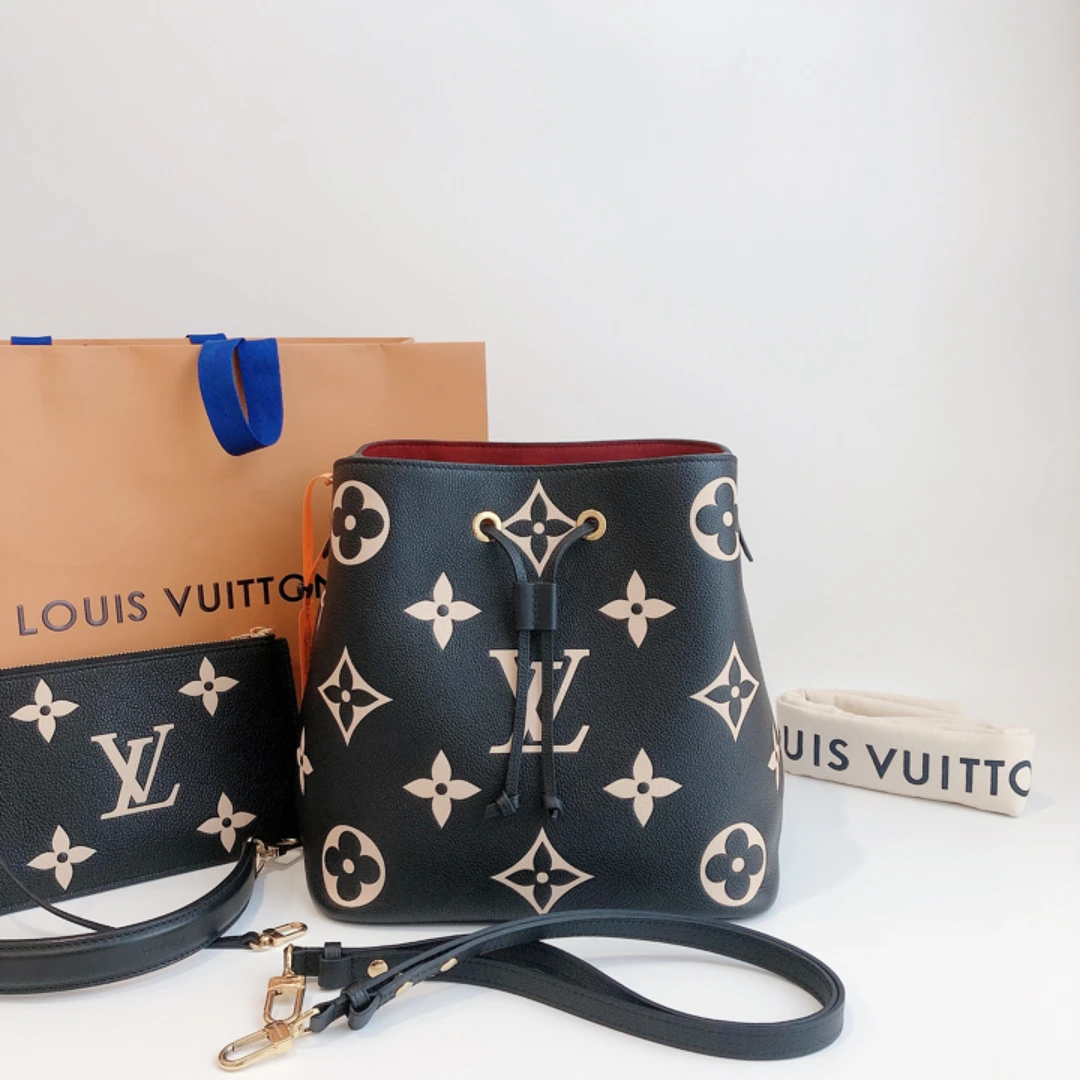 99新 LouisVuitton/路易威登 noe全皮款黑色水桶单肩包 芯片