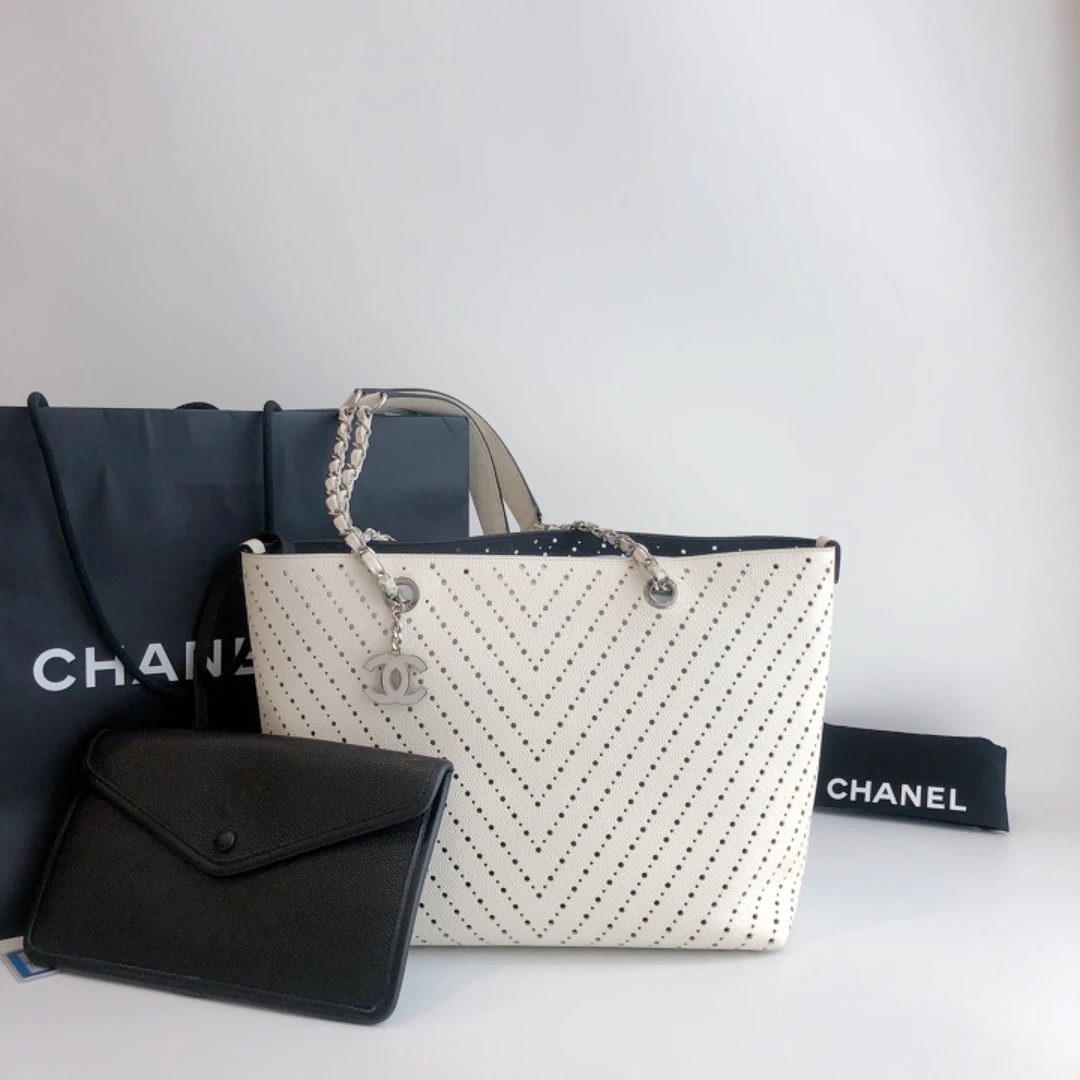 95新 奢之星 CHANEL/香奈儿 黑白镂空 荔枝纹银链 托特单肩包