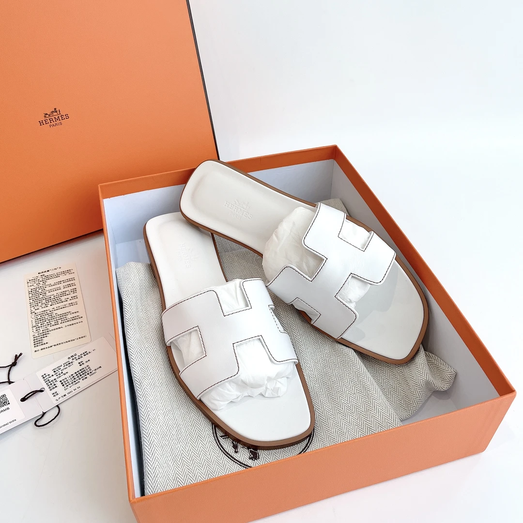 全新未使用 奢之星 Hermes/爱马仕  Oran H鞋面 白色凉拖 37码