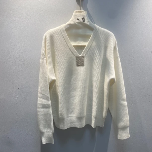 【三简轻奢】秋冬新款V领装饰片毛衣简约大气