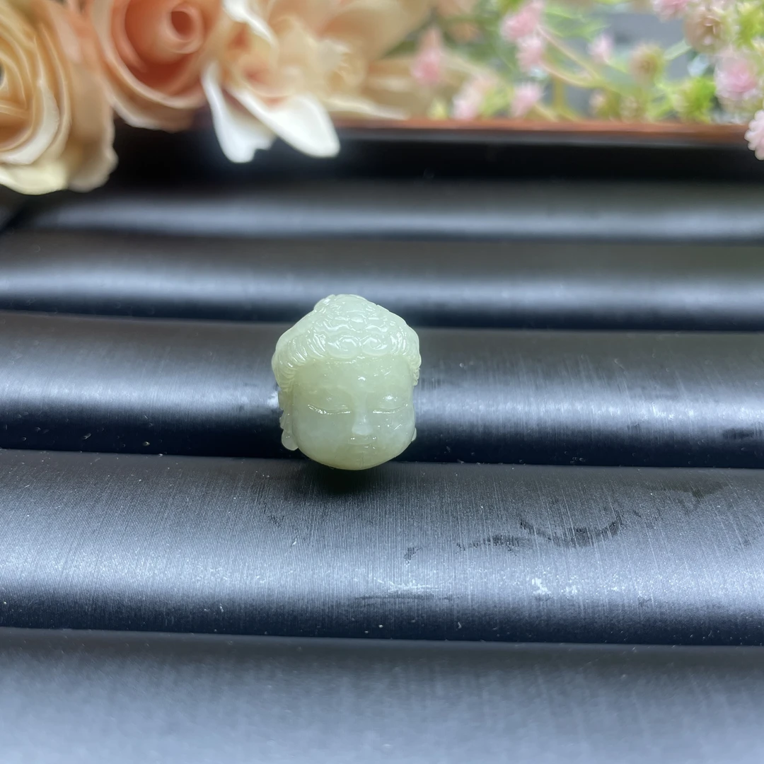 天然青海料青白和田玉宝宝佛挂坠颈饰