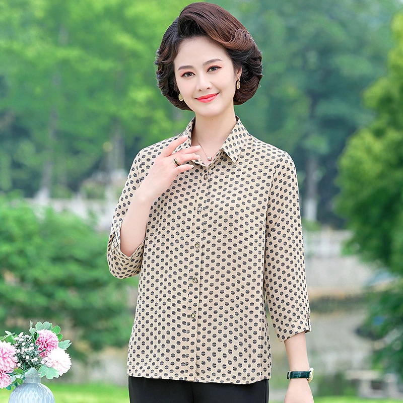 中年妈妈装衬衫时尚2024夏季新款冰丝上衣中袖中老年女装洋气宽松