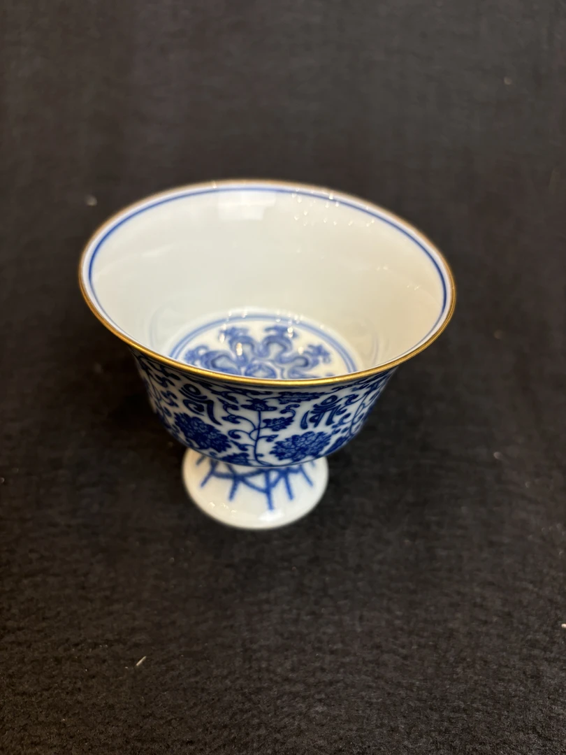 大清雍正年制款青花高足杯