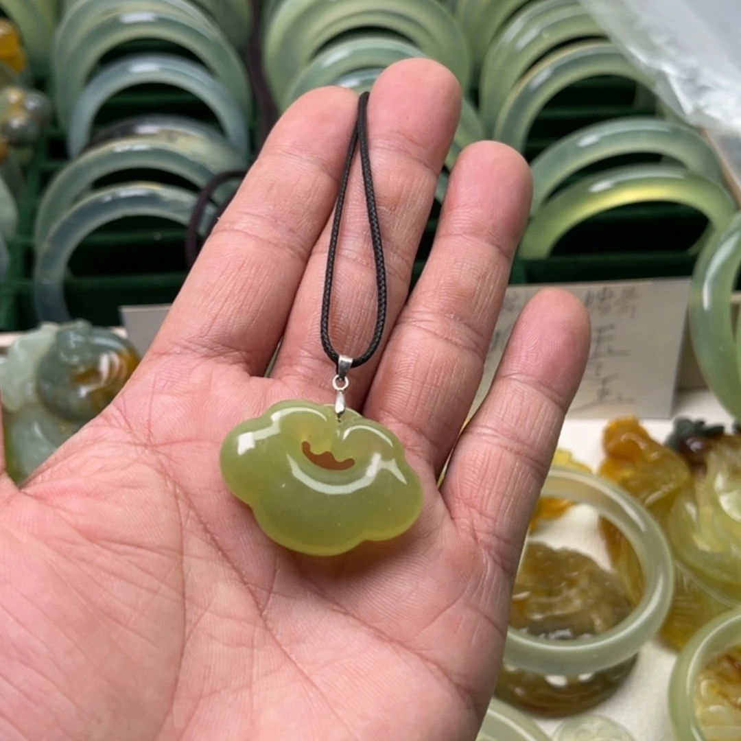 【闪购商品】蛇纹石玉颈饰未镶嵌蓝**云