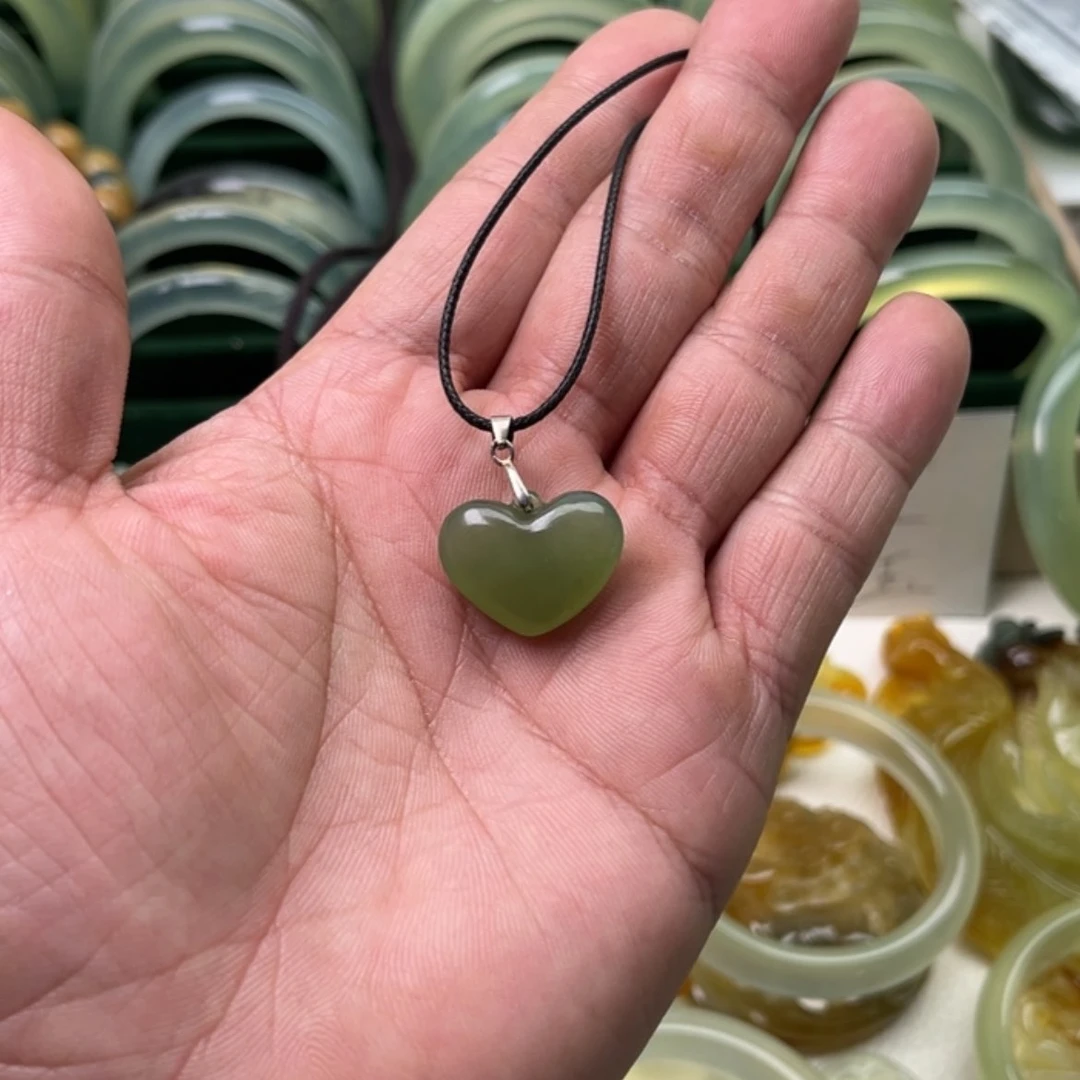 【闪购商品】蛇纹石玉颈饰未镶嵌蓝**云