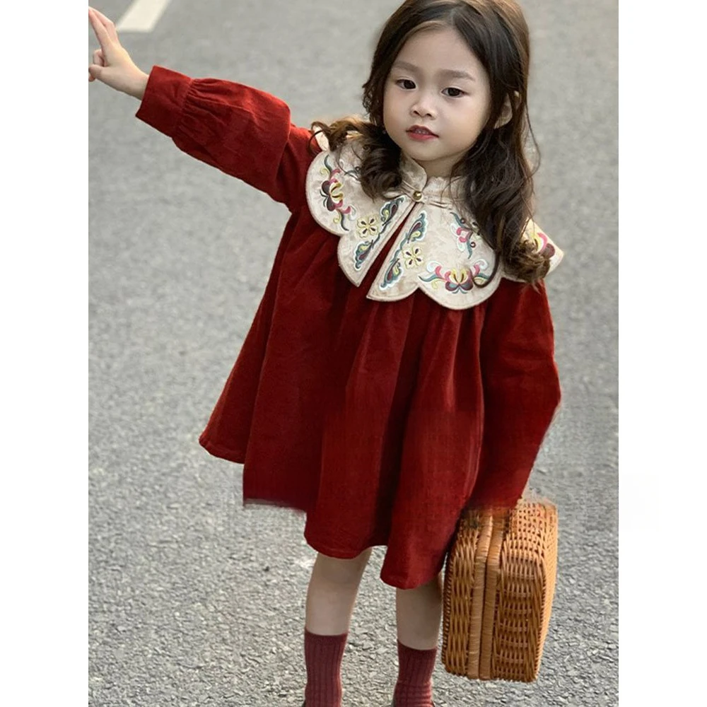 女童冬季刺绣云肩连衣裙儿童新年红色裙子新中式拜年服儿童公洋气