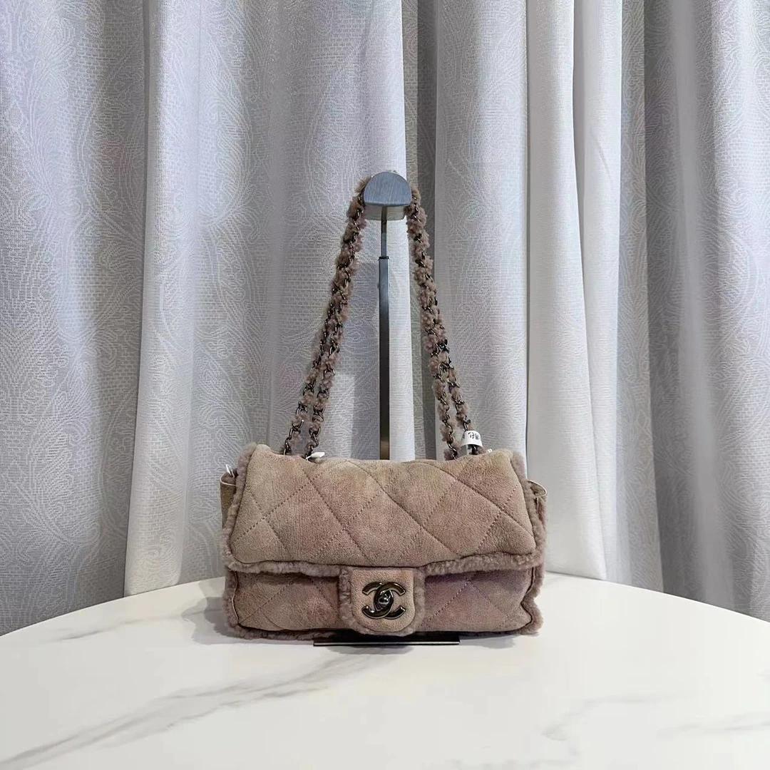95新 Chanel/香奈儿 灰粉色秀款CF 毛皮一体 链条包/超难买
