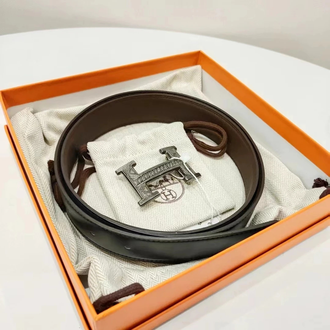 全新未使用 Hermes/爱马仕 925银浮雕扣 35mm黑色腰带 90码