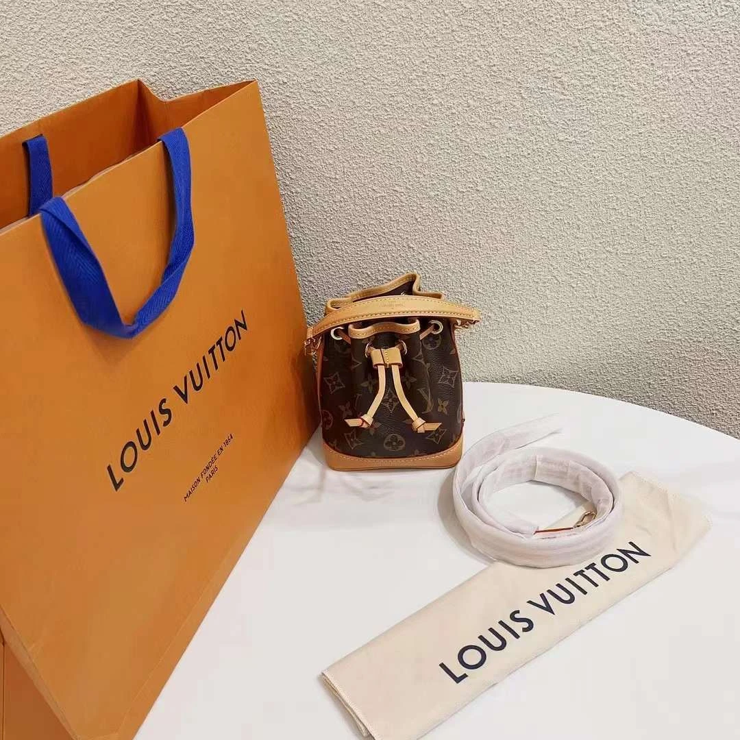 全新未使用 LouisVuitton/路易威登 nano noe  抽绳 小水桶芯片款