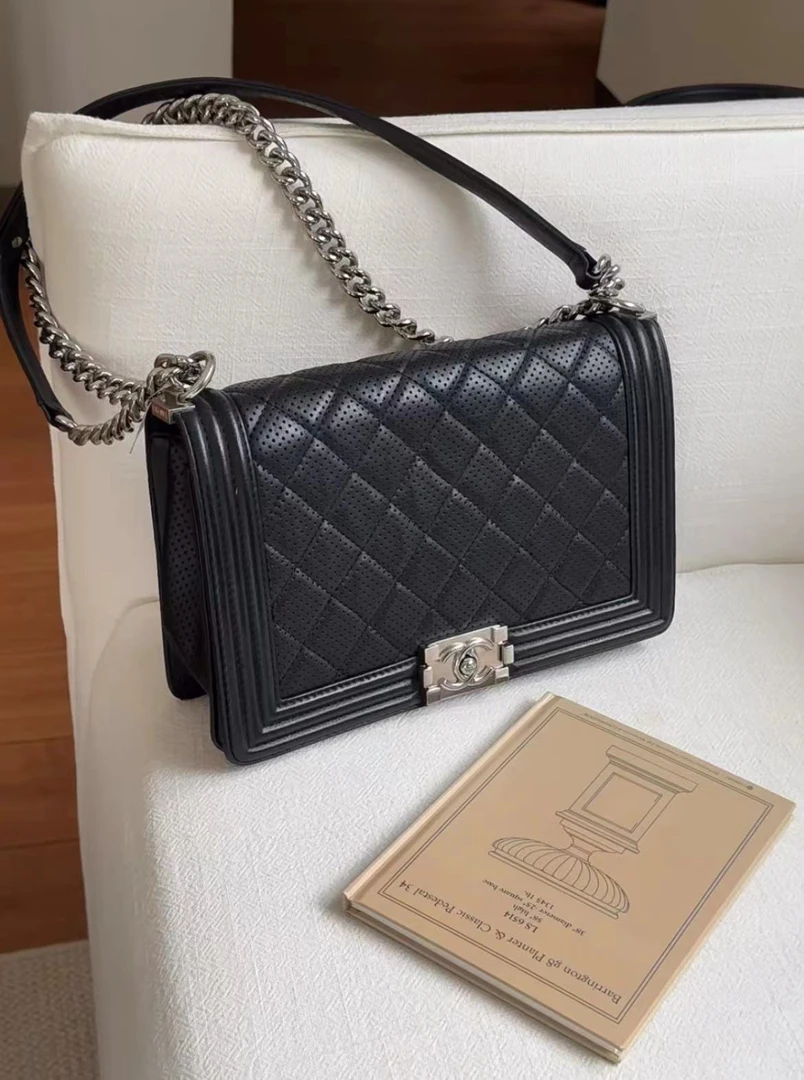 95新 Chanel/香奈儿 蓝总福利/中号 黑银 光面牛 leboy/福利款
