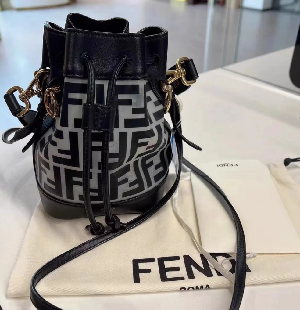 99新 FENDI/芬迪 蓝总专场/老花logo  透明PVC拼皮 水桶包
