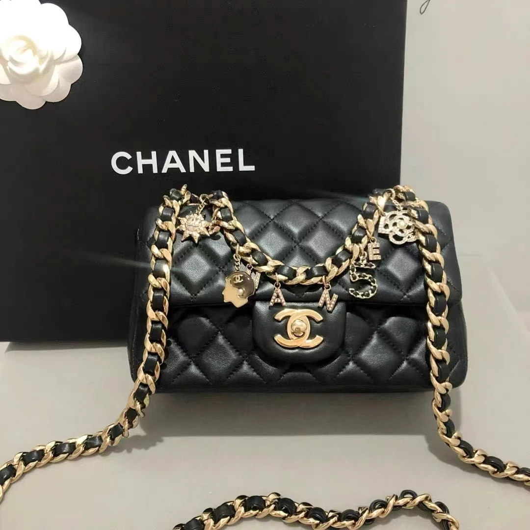 95新 Chanel/香奈儿 北京专场/黑金羊 徽章 CF 大mini 30开 98新