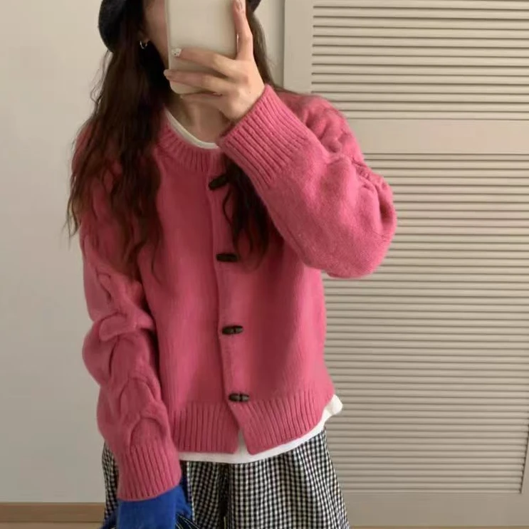 【仙女粉】秋冬短款女装玫粉色牛角扣针织开衫秋冬别致绝美毛衣外套