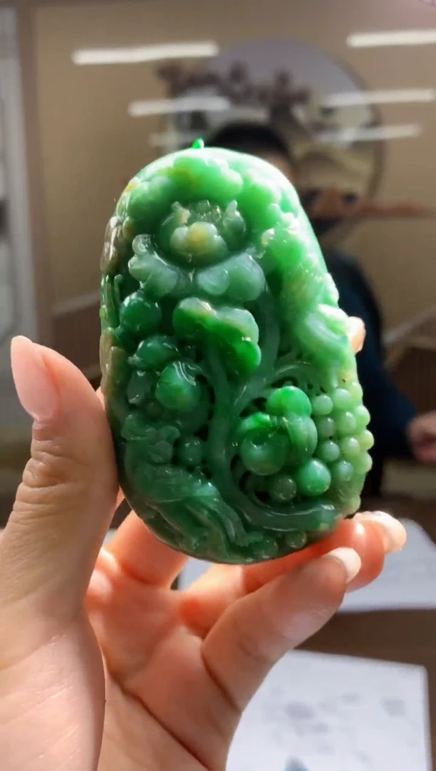 【闪购商品】定制翡翠未镶嵌4829jy-毛货盖章88挂件