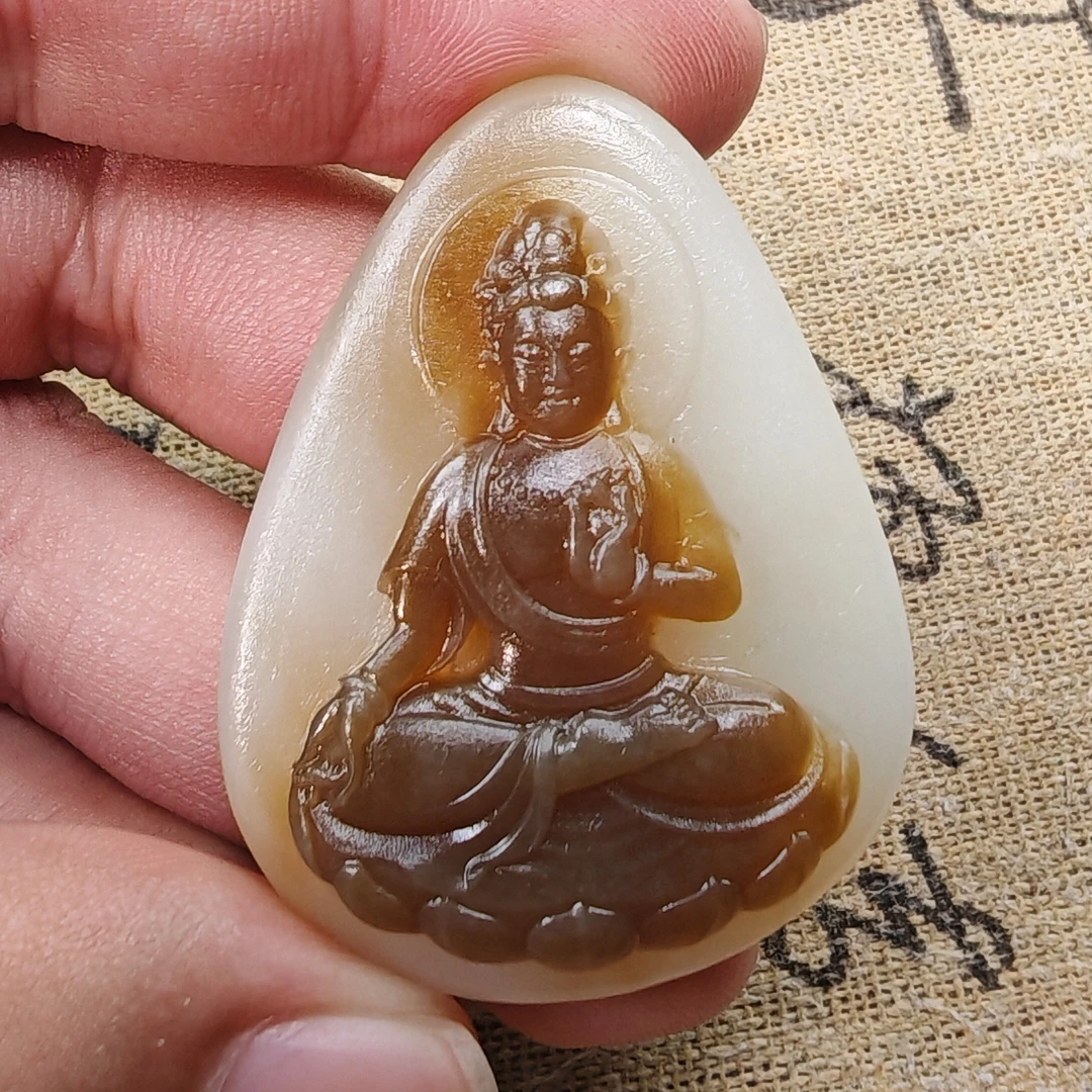 新疆和田玉且末料一面糖观音