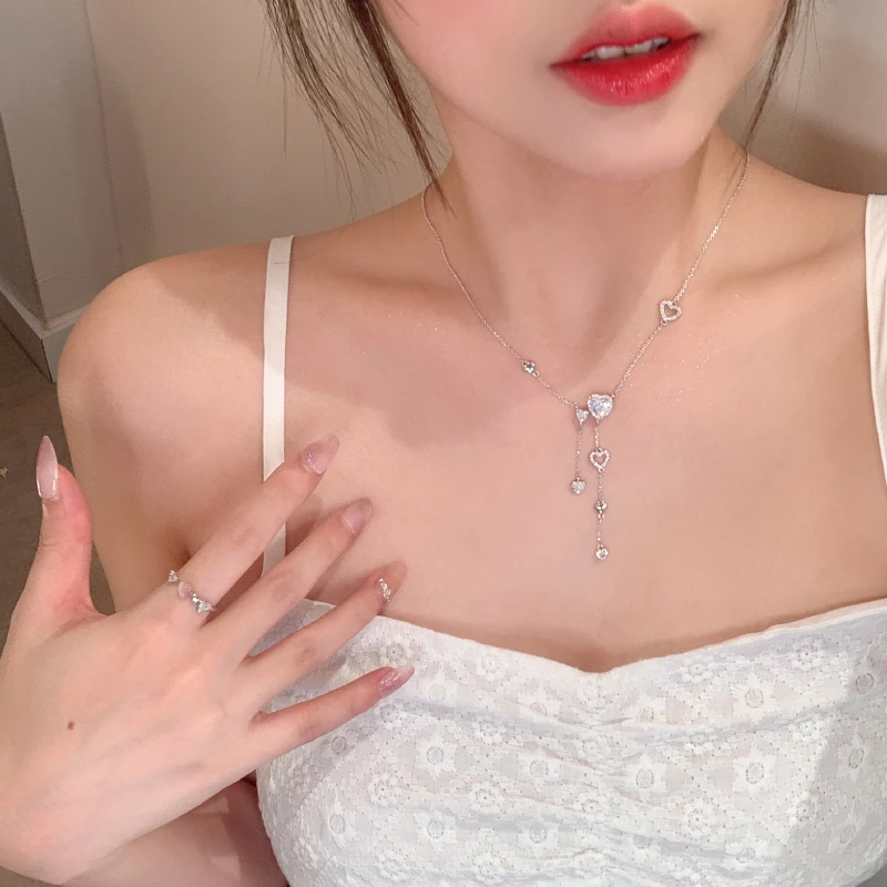 非金属项链 气质爱心流苏项链女2023新款爆款轻奢小众颈链