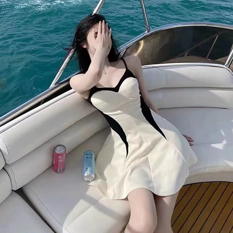 泳衣女性感纯欲风连体2023新款爆款保守大码遮肚显瘦泡温泉游泳装