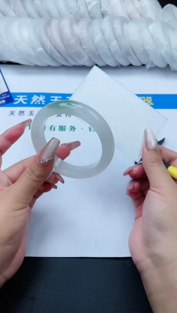 【闪购商品】石英质玉手镯未镶嵌450