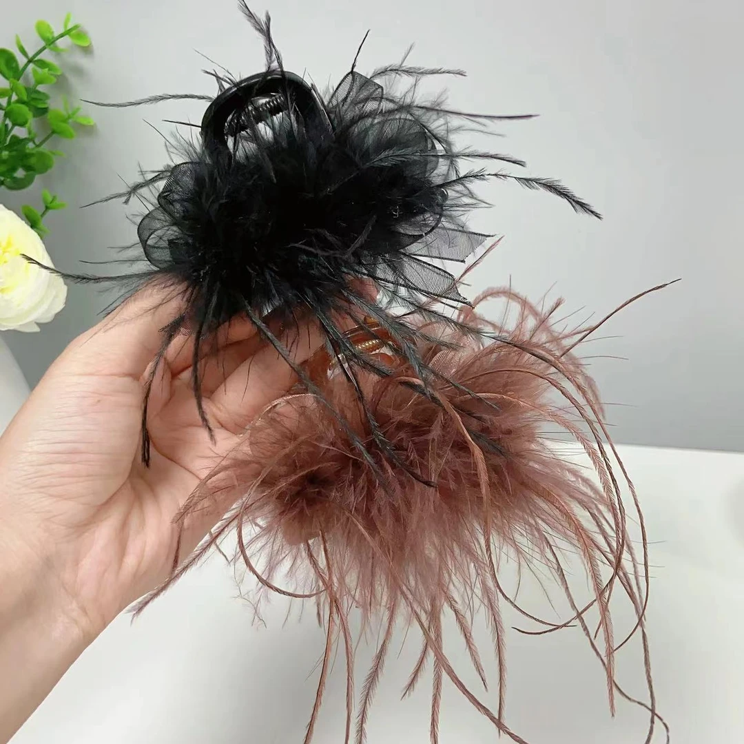 超仙高级感咖色网纱鸵鸟羽毛抓夹2025秋冬新款毛毛时尚轻奢鲨鱼夹