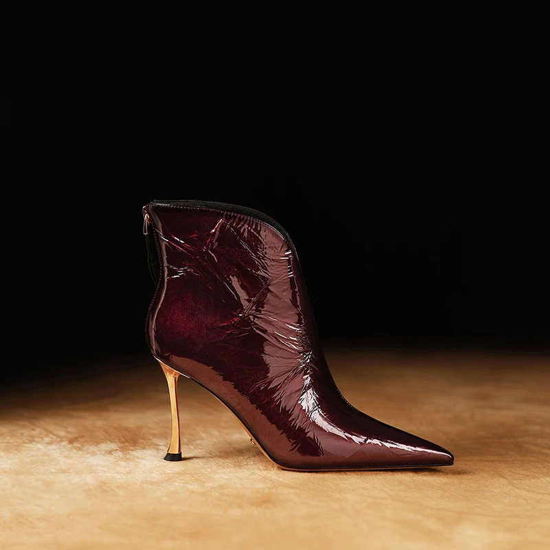 酒红色时髦短靴尖头细跟女靴秋冬季新款高端真皮单靴洋气高跟裸靴