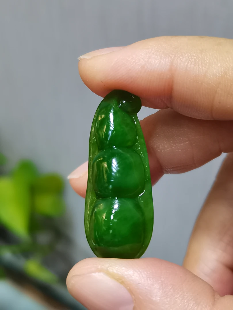 和田玉新店开业和田玉碧玉豆豆寓意：寓意福气多多