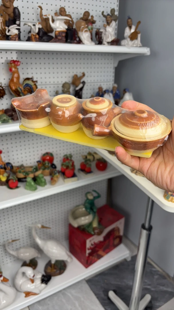 陶瓷小砂锅一套摆件