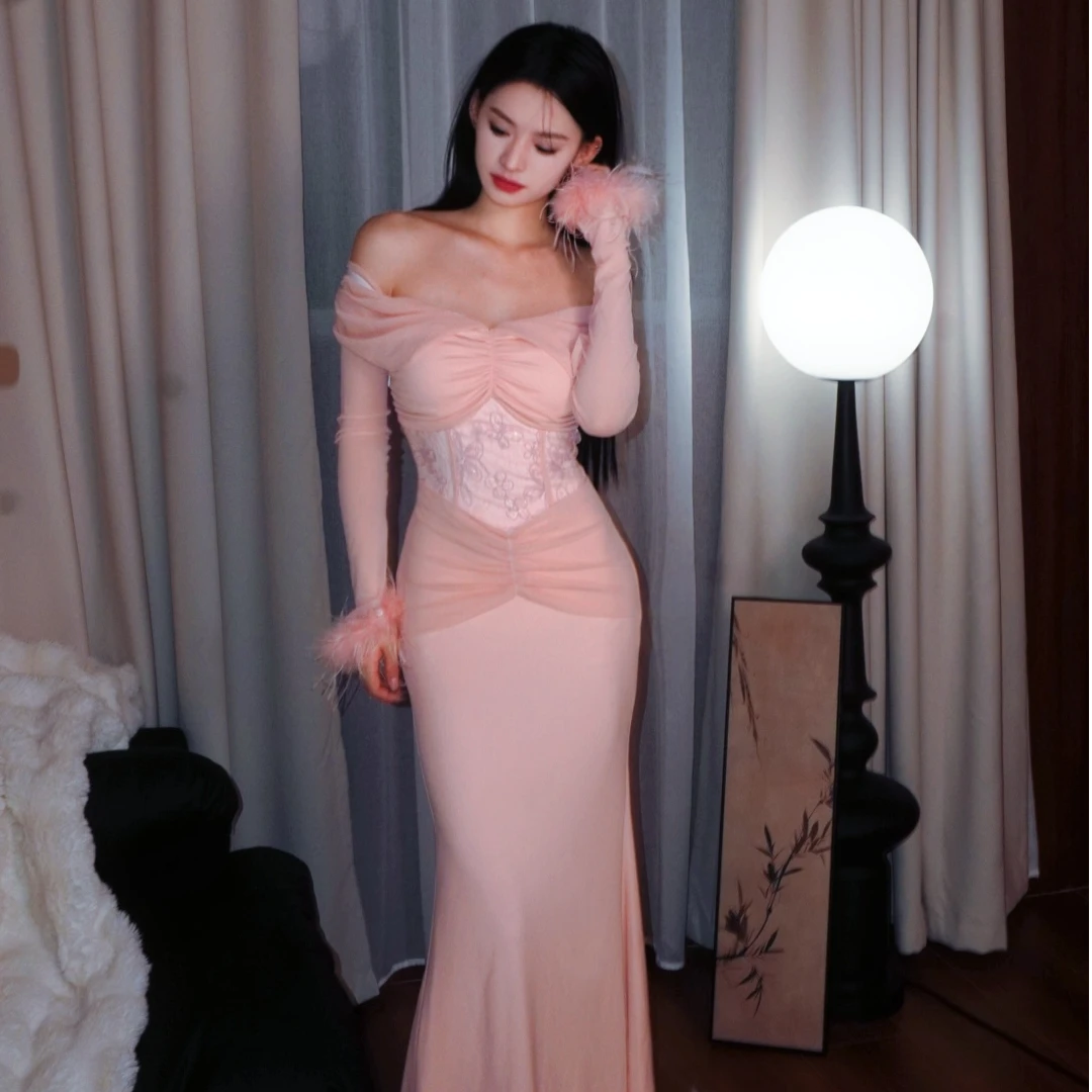 藏白【山茶】小众设计感粉色一字肩缩褶长袖修身长裙-SXRJL405592