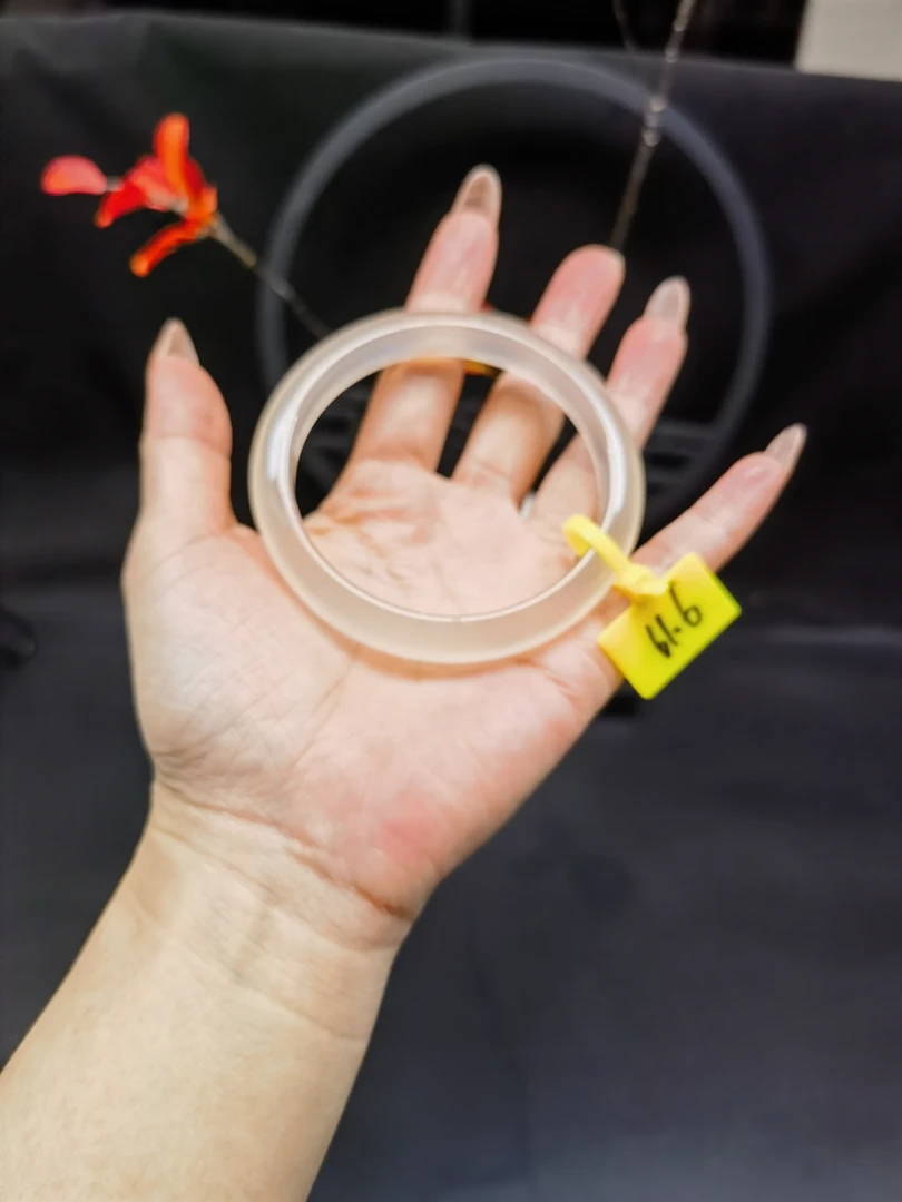 天然玛瑙手镯浅香槟