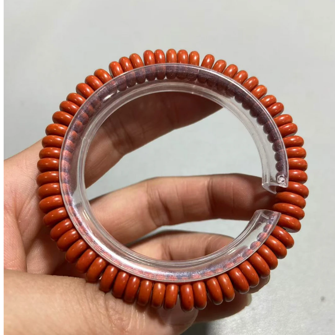 C447南红玛瑙卡0.8药片单圈手串