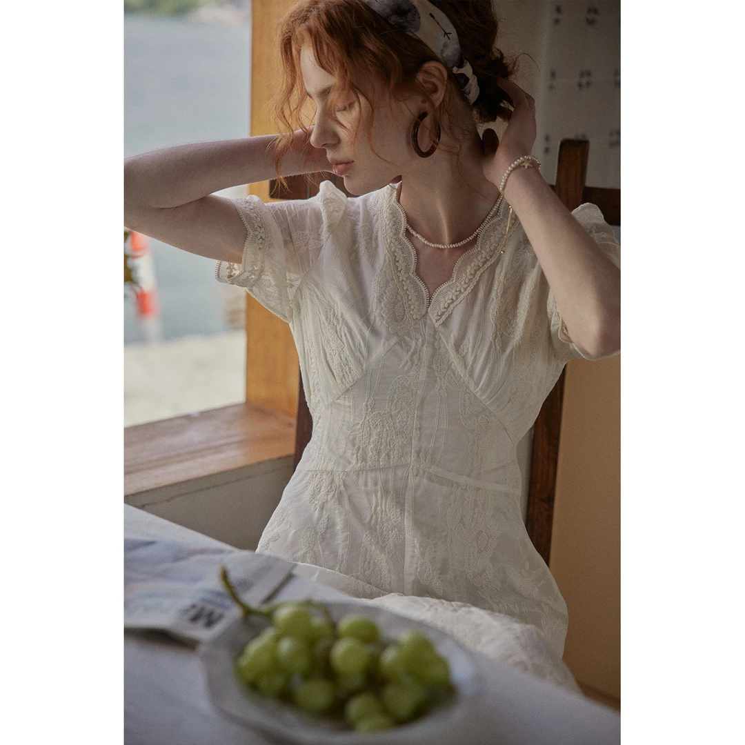 cpaia茜派雅 维多利亚法式复古V领刺绣连衣裙女收腰【无运费险】