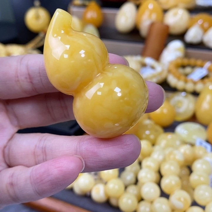 【闪购商品】琥珀裸石未镶嵌葫芦