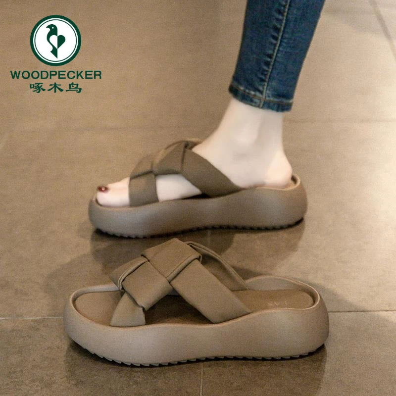 啄木鸟凉拖鞋女夏外穿2024新款厚底沙滩凉鞋女士孕妇踩屎感一字拖