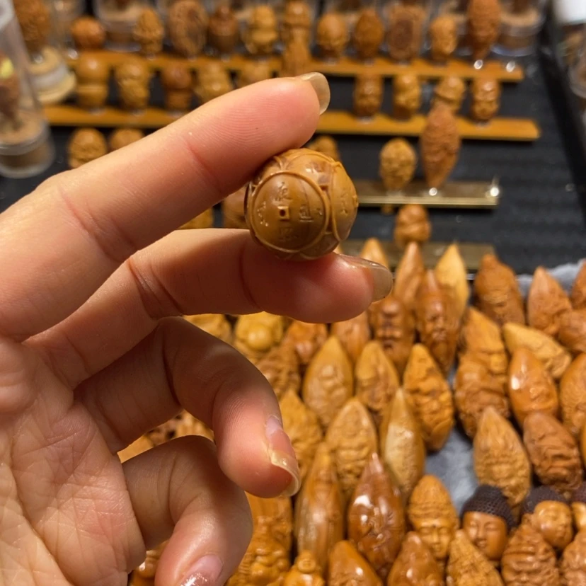 【闪购商品】橄榄核核雕我736