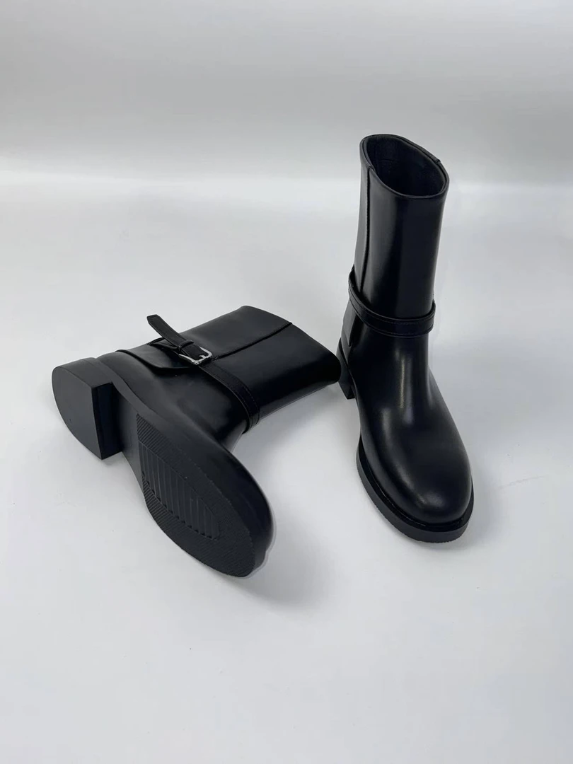 1021新款秋冬真皮圆头复古显瘦时装套筒低跟平底皮带扣骑士靴女靴